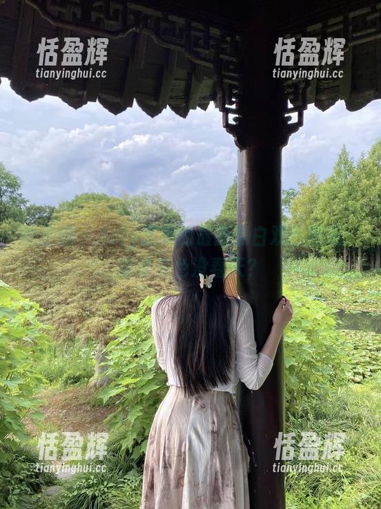 微密圈 - July芝岚的最新黑白双色图册：谁说灰色没春天？