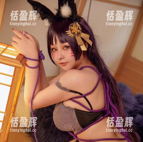 这就是KANEKO咔喵的欧根亲王赛车服写真，给你展示了什么叫结合的坚决与温柔，分享给那个懂觉得！