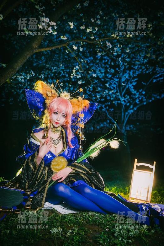 当油亮的美图遇上Rioko凉凉子，这组合有没有让你心甘情愿去下载？