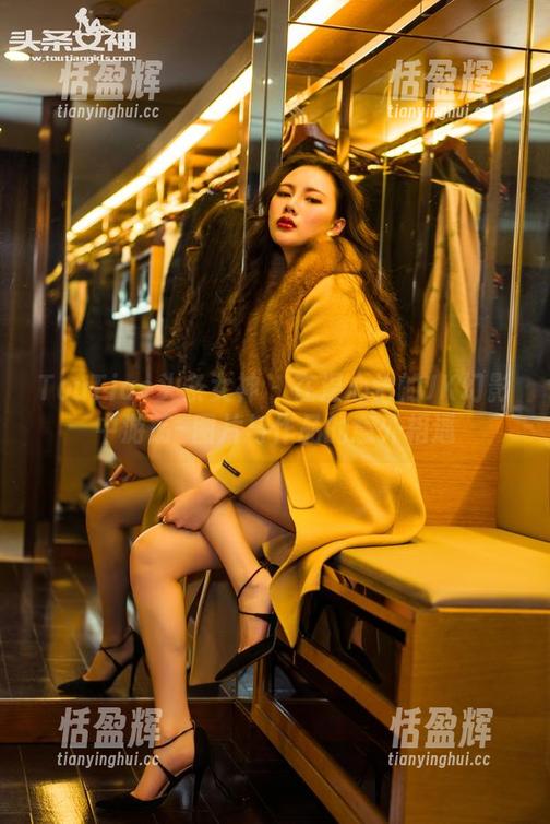 TouTiao头条女神 - 在温心怡的JK幻影中游荡–图片与作品的意外相遇