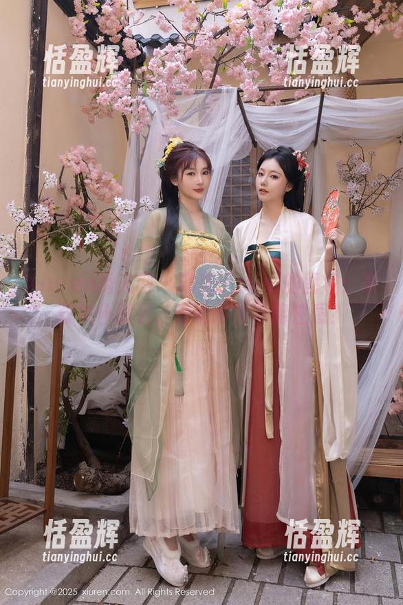 Xiuren秀人网 - 糯美子mini的图包：家政女仆服装，谁说得体不能性感？