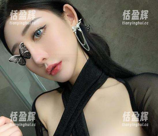 微密圈 - 万圣节的不爱笑的赛琳，不想说的美图作品，每一张都让人想多想。