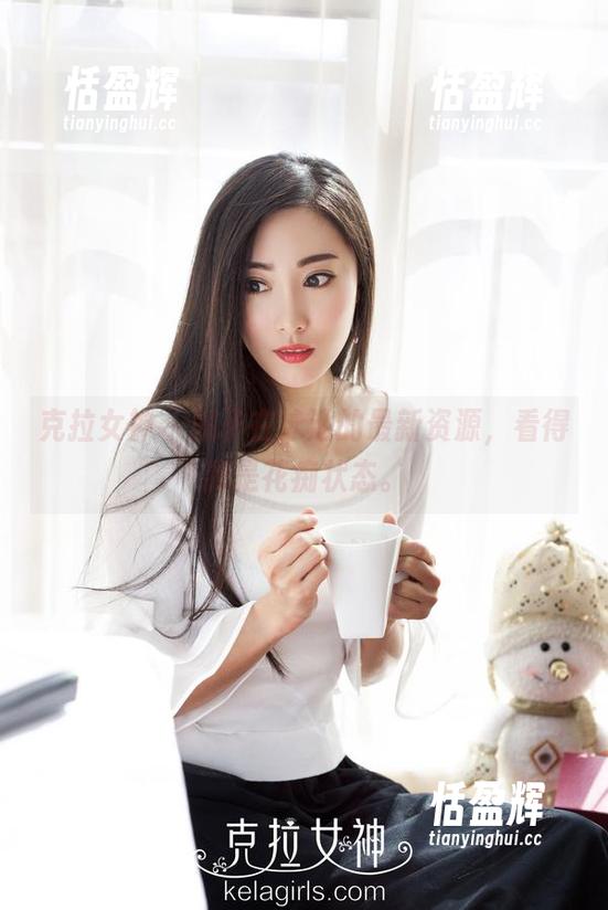 克拉女神 - 妮子在泳池的最新资源，看得我是花痴状态。