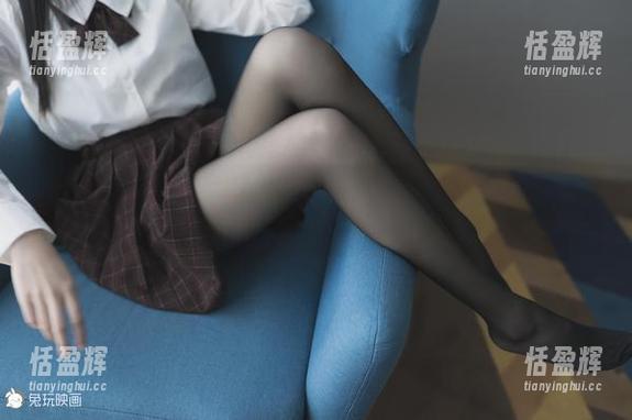 兔玩映画制服女孩下载：制服这事儿，你还是自己看看吧，出乎意料的迷人。