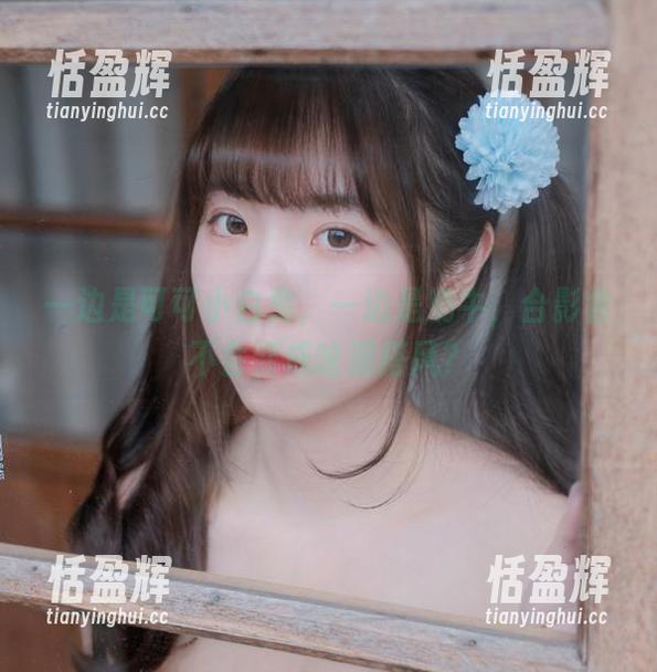 一边是可可小白兔，一边是奶牛，合影会不会变成啥混搭风？