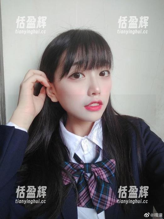 嘎潼职业装脱离办公桌：免费套图装点你的小宇宙