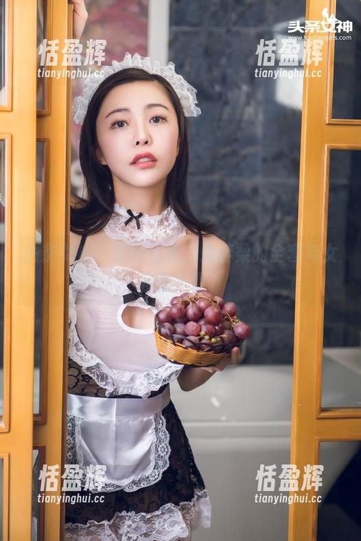 头条女神 - 摆脱框框，张梓柔的全套与女孩的不羁。