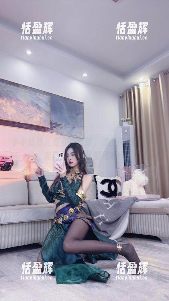 小小奶瓶儿变身兔女郎，原图的魅力太神奇，套图里每一张都是奇趣呀！