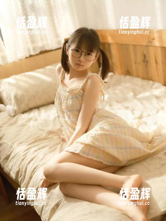 “幼水铃衣”私拍：小鹿的表情好复杂，是在表达什么特殊情感吗？