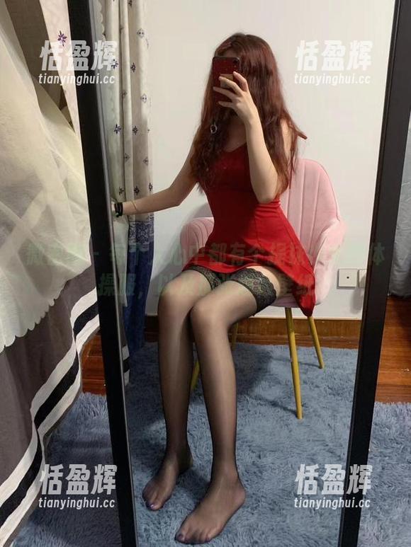 微密圈 - 每个人心中都有个提袜少女的体操服，以及那张超级壁纸