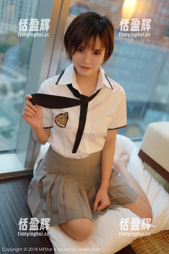 模范学院 - 随意翻了翻白茹雪abby的JK私房，发现她居然可以把制服穿得那么随性