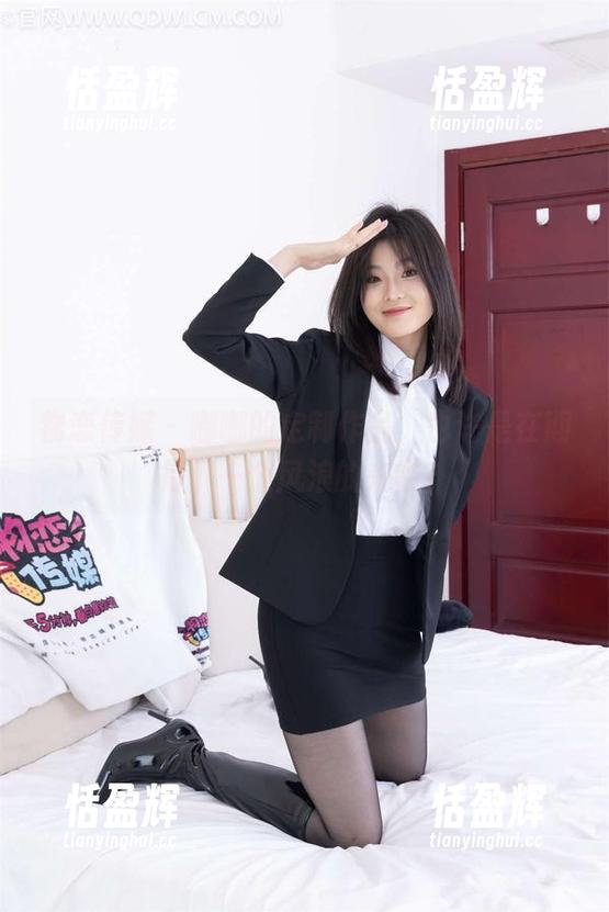 物恋传媒 - 嘟嘟的定制作品，也许是在期待下一个风浪的来临？