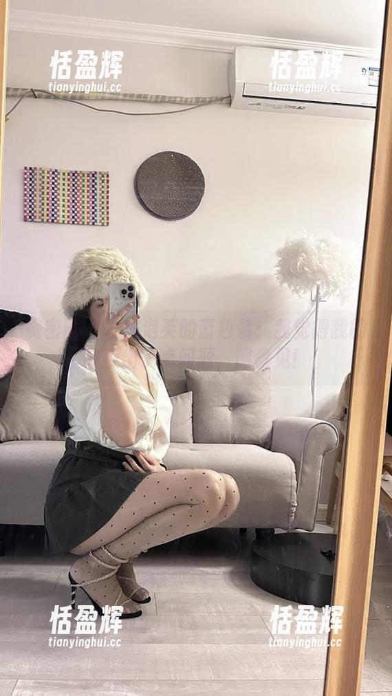 微密圈 - 玫桃泡芙的蓝色装：我觉得我的审美出了点问题，网盘见！
