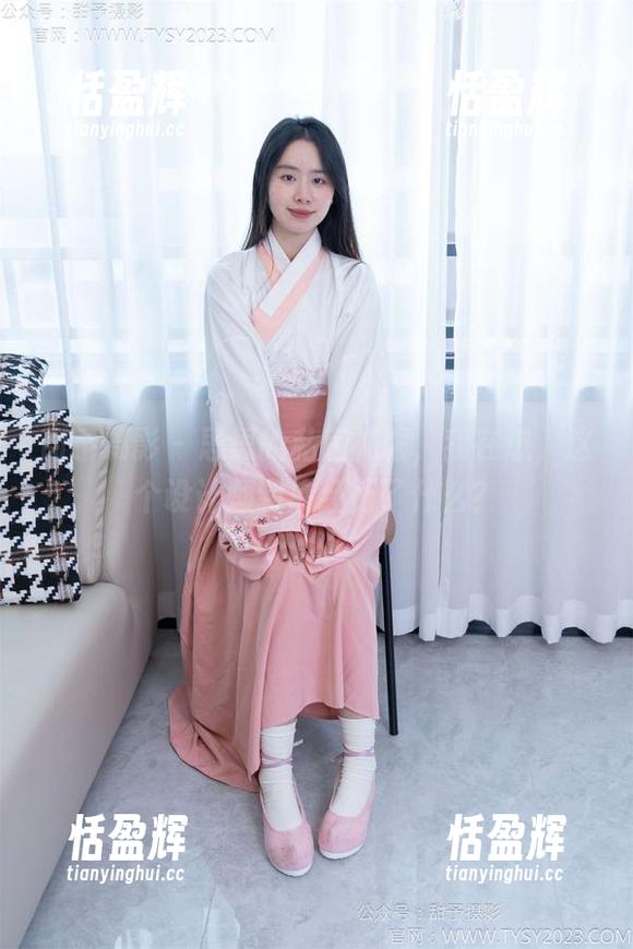 甜予摄影 - 思思的私房礼服，我在想，这个设计师到底经历了什么？