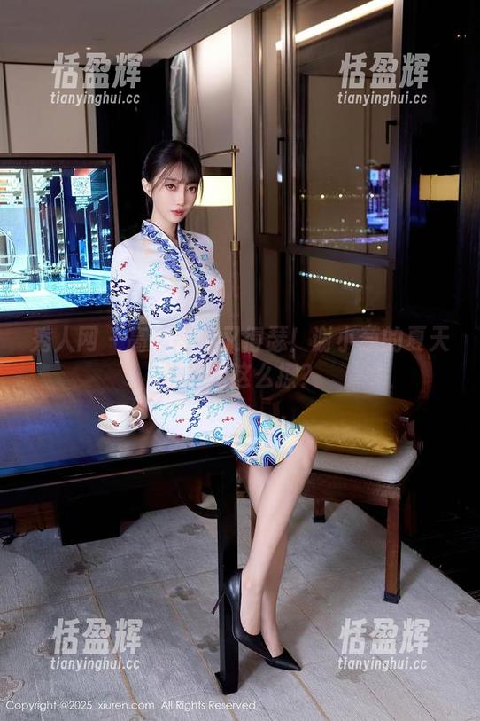 秀人网 - 高清图库又得瑟！谢小葱的夏天怎么能这么撩？