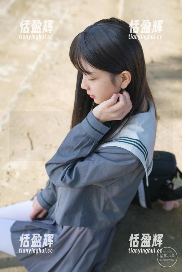 稚乖画册 - 夜夜在天台里穿着那裙子，瞬间甜到了我，原图得给我固定，壁纸陪我每一天。