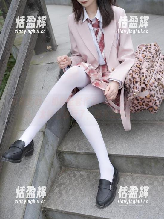 紧急企划 - 奶糖全套作品：眼镜里的新视角，太特立独行了，想不想尝试？