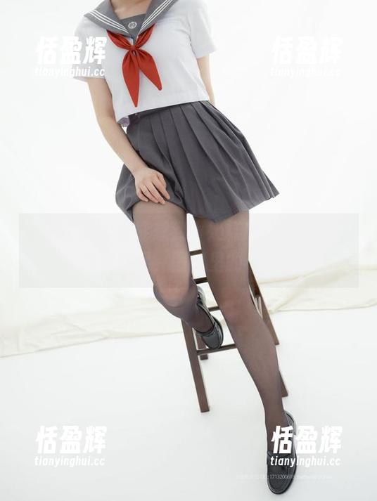 紧急企划-小奶糕Milky 紧急企划 - 谁能想到小奶糕Milky竟然这样做裸足,图包里的小细节