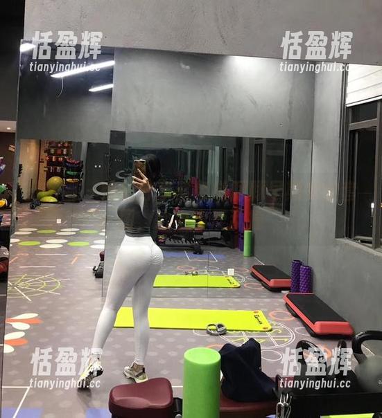 微密圈 - 悄悄分享紫色哒豚豚早期美拍套图，心中小鹿乱撞