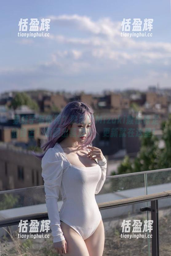 脱尾巴Mizuki 穿鞋子有何用?脱尾巴Mizuki教你裸足的锋芒!原图出骚操作,更新就在这里!
