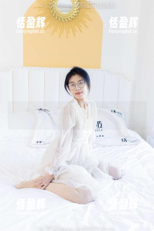 袜啵啵 - 图集里的小安：每一瓶指甲油都有自己的小脾气