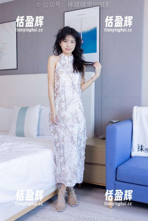 袜啵啵 - 稚予女仆写真套图，貌似一切都十分美好，细节藏在哪儿？