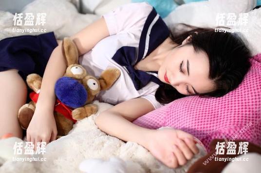 轰趴猫-曲曲 轰趴猫 - 用无圣光见证曲曲的美脚——原图也能掀起涟漪!