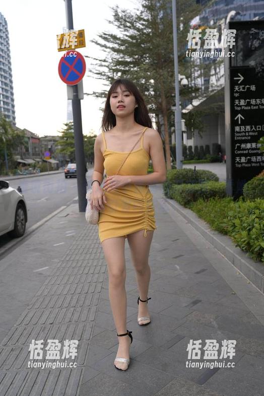 魔镜街拍-艾小青 魔镜街拍 - 精选艾小青的漫展套图:看她如何引发回头率!